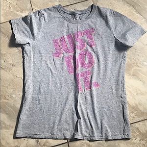 The Nike Logo graphic tee in athletic cut for women
